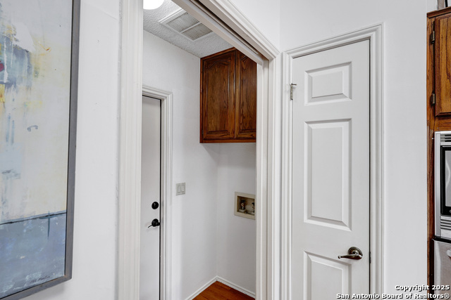 Image 20 of 33 For 13902 Foothills Court St