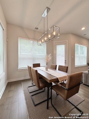 Image 13 of 33 For 5843 Whitby Rd #13