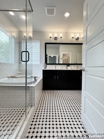 Image 22 of 33 For 5843 Whitby Rd #13