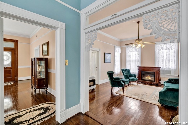 Image 11 of 45 For 705 Guenther E