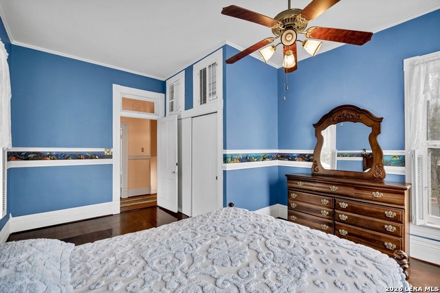 Image 29 of 45 For 705 Guenther E