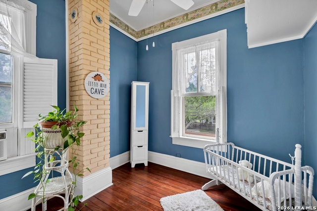 Image 31 of 45 For 705 Guenther E