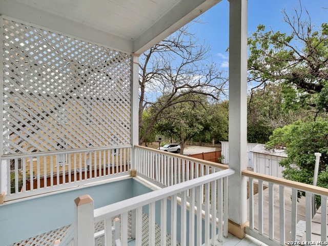 Image 34 of 45 For 705 Guenther E