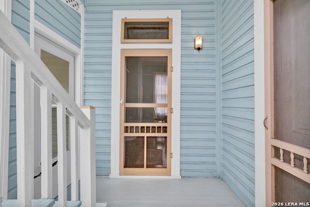 Image 35 of 45 For 705 Guenther E