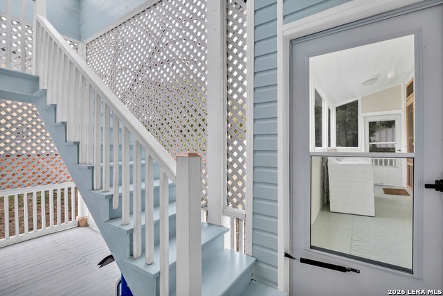 Image 36 of 45 For 705 Guenther E