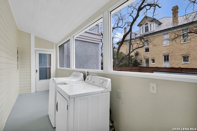 Image 37 of 45 For 705 Guenther E