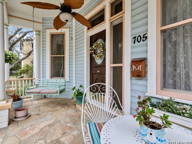 Image 5 of 45 For 705 Guenther E