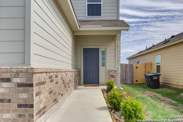 Image 3 of 31 For 1121 Gracie Way