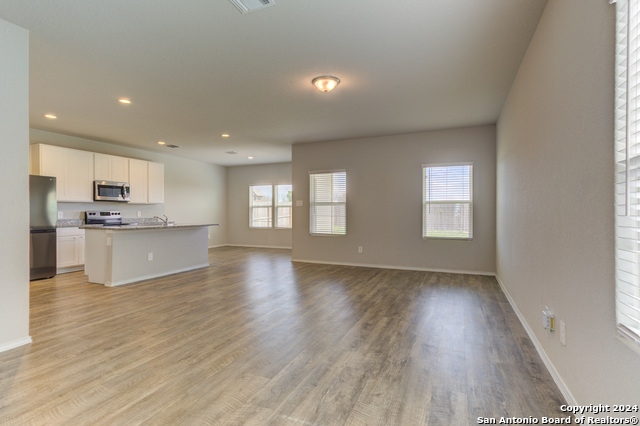 Image 4 of 31 For 1121 Gracie Way