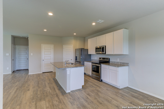 Image 6 of 31 For 1121 Gracie Way