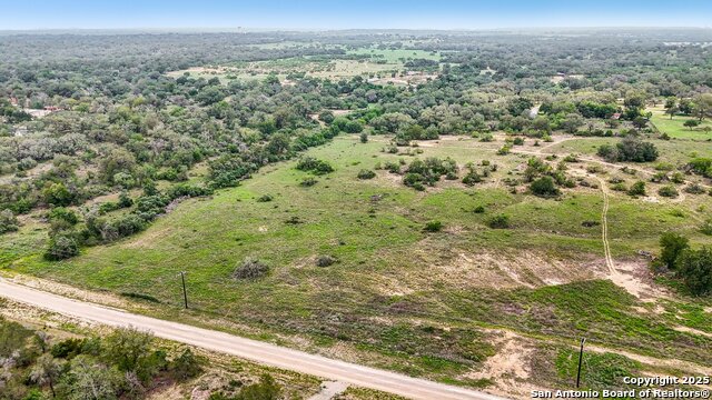 Listing photo id 3 for 25 Pr Vista Hills Ln Tx