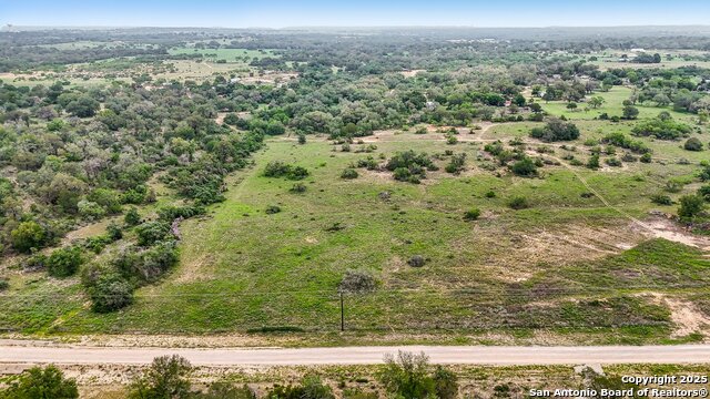 Listing photo id 4 for 25 Pr Vista Hills Ln Tx