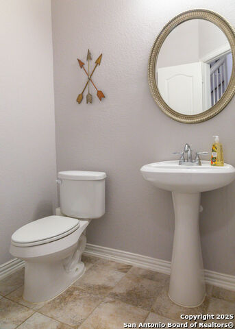 Image 15 of 39 For 8220 Robin Gate