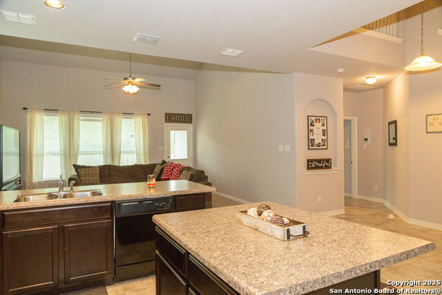 Image 8 of 39 For 8220 Robin Gate