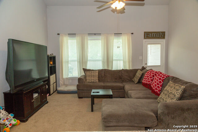 Image 9 of 39 For 8220 Robin Gate