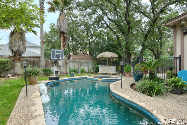 Listing photo id 0 for 8811 Silent Stream
