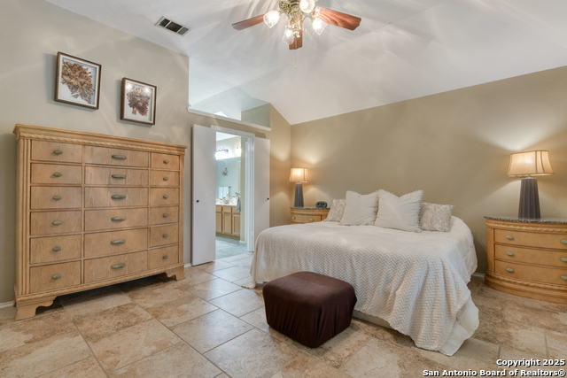 Listing photo id 18 for 8811 Silent Stream