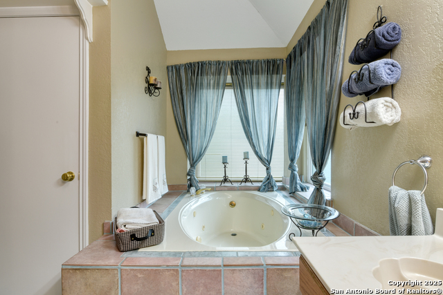 Listing photo id 22 for 8811 Silent Stream