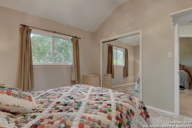 Listing photo id 24 for 8811 Silent Stream