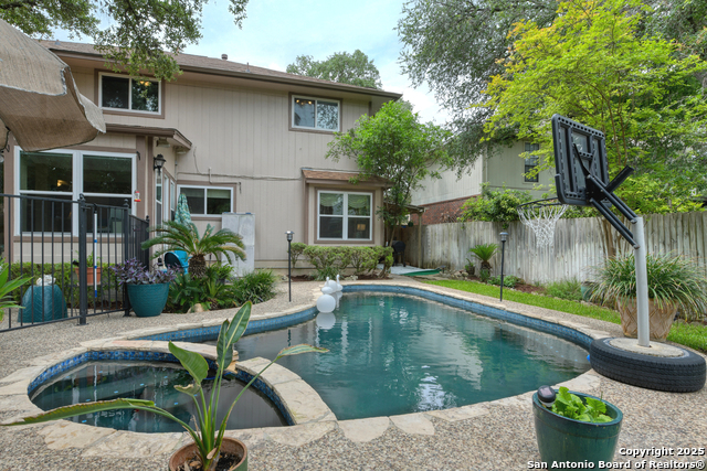 Listing photo id 28 for 8811 Silent Stream