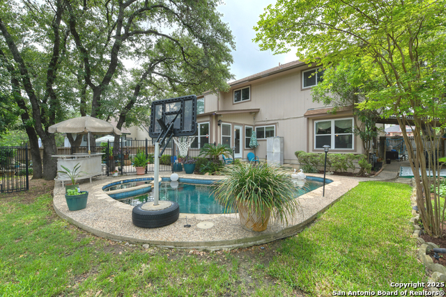 Listing photo id 31 for 8811 Silent Stream