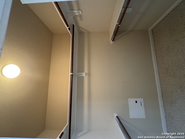 Image 46 of 50 For 6160 Eckhert  103