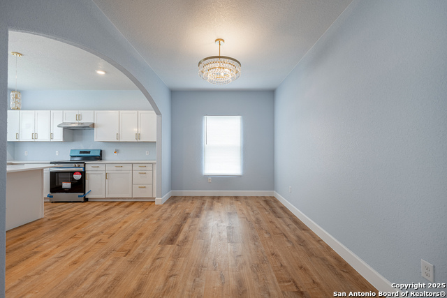 Listing photo id 9 for 715 Sunglo  