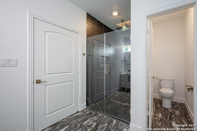 Listing photo id 13 for 715 Sunglo  