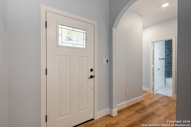 Listing photo id 24 for 715 Sunglo  