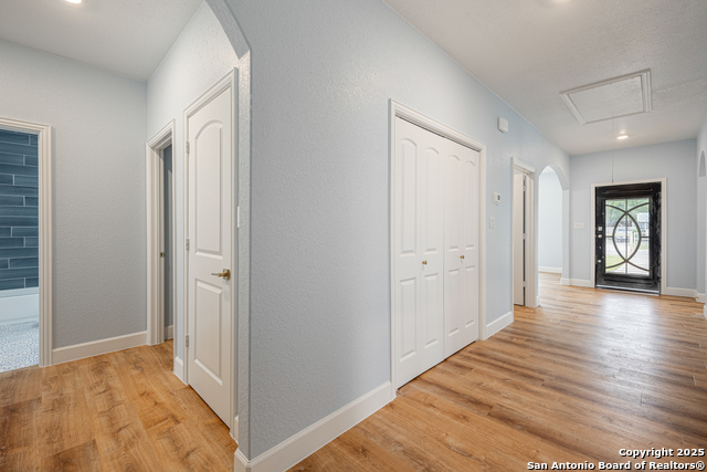 Listing photo id 25 for 715 Sunglo  