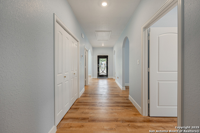 Listing photo id 26 for 715 Sunglo  