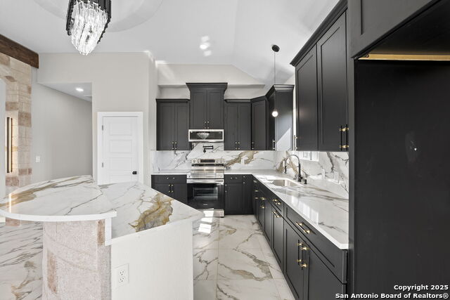 Listing photo id 12 for 165 Flor Del Sol