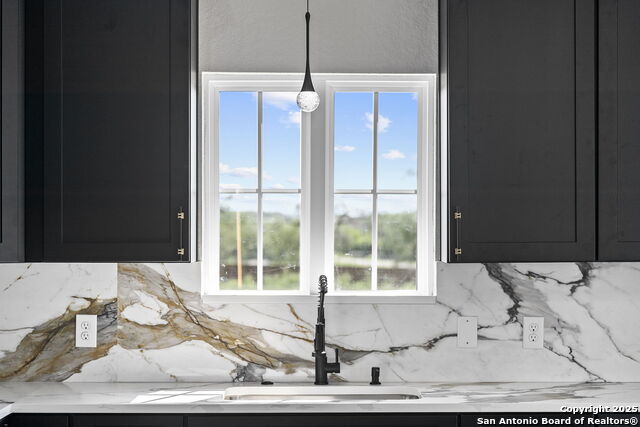 Listing photo id 14 for 165 Flor Del Sol