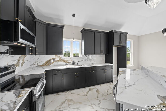 Listing photo id 18 for 165 Flor Del Sol