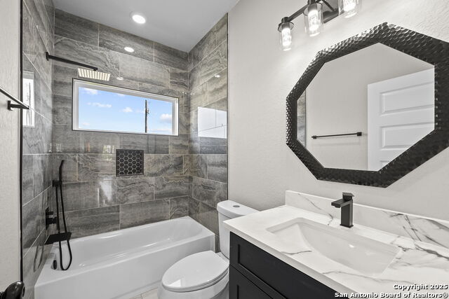 Listing photo id 32 for 165 Flor Del Sol