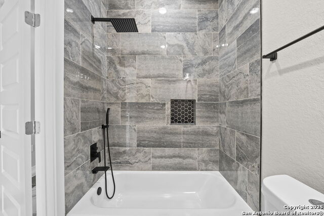 Listing photo id 33 for 165 Flor Del Sol