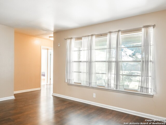 Image 7 of 18 For 413 Lindbergh Blvd. E