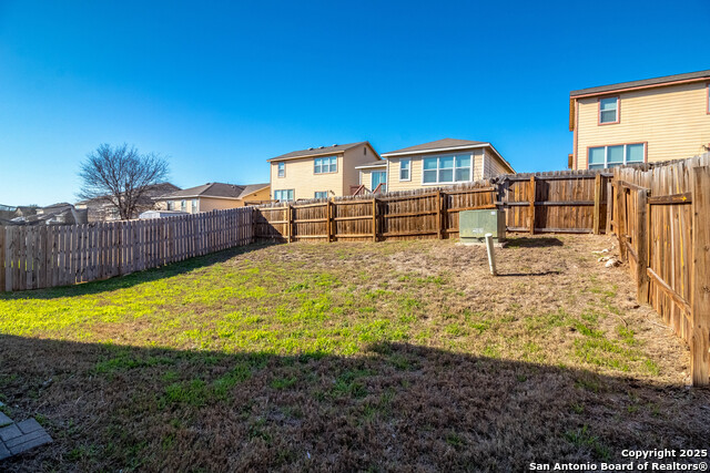 Listing photo id 33 for 6319 Wild Flower Way