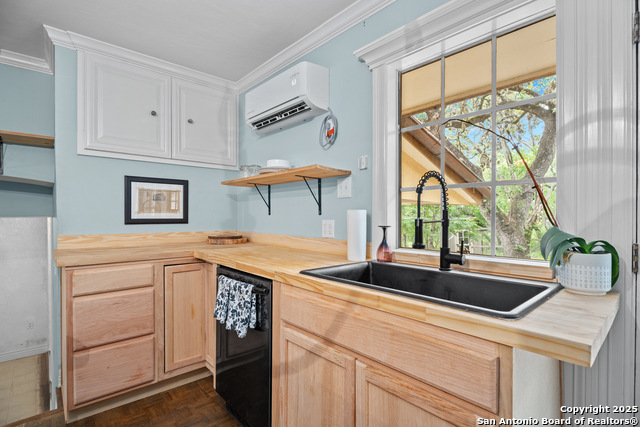 Listing photo id 13 for 24159 Boerne Stage Rd