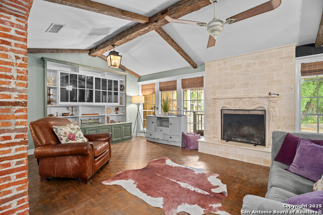 Listing photo id 4 for 24159 Boerne Stage Rd
