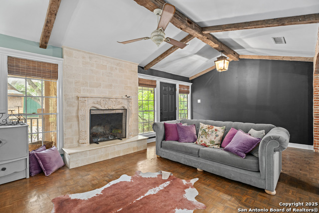 Listing photo id 7 for 24159 Boerne Stage Rd
