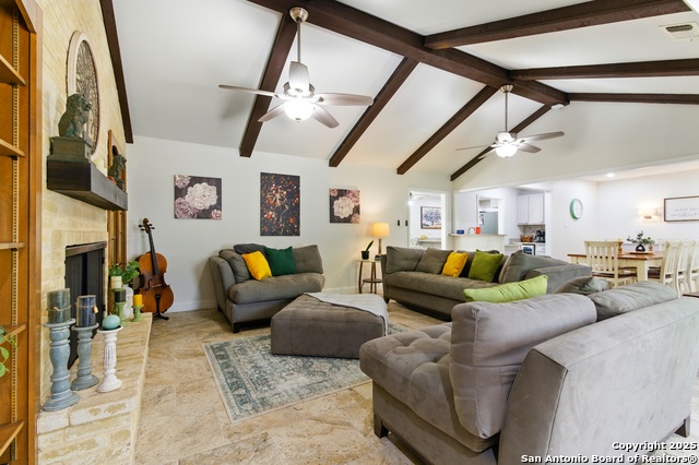 Listing photo id 11 for 614 Moorside Dr