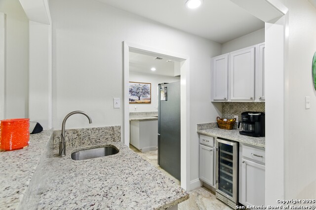 Listing photo id 13 for 614 Moorside Dr