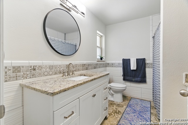 Listing photo id 14 for 614 Moorside Dr