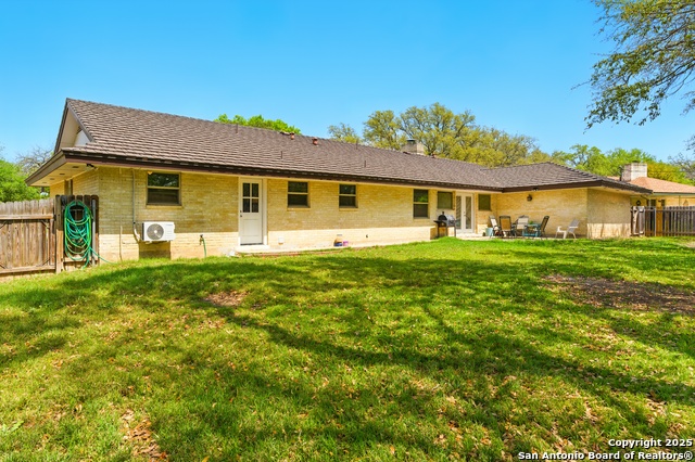 Listing photo id 23 for 614 Moorside Dr