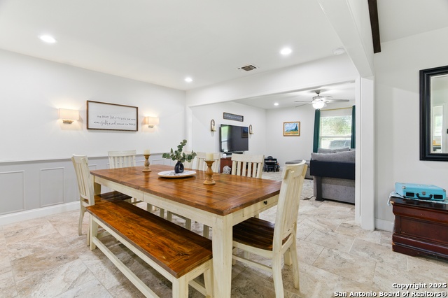 Listing photo id 4 for 614 Moorside Dr