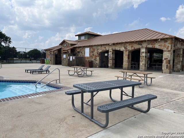 Image 17 of 24 For 8318 Tavern Pt