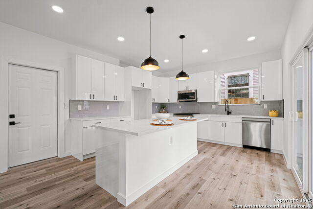 Listing photo id 11 for 430 Dreiss St Unit #1