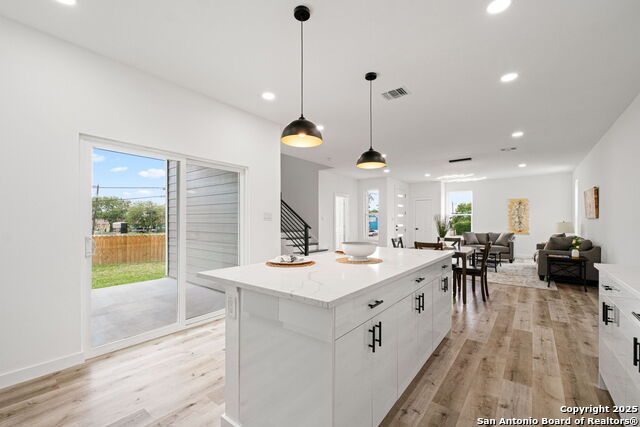 Listing photo id 15 for 430 Dreiss St Unit #1
