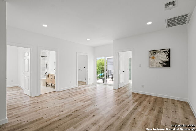 Listing photo id 19 for 430 Dreiss St Unit #1
